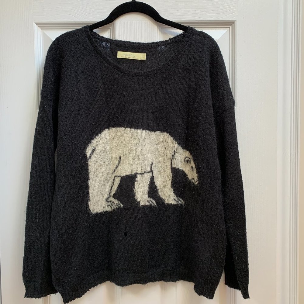Super cute polar bear sweater!